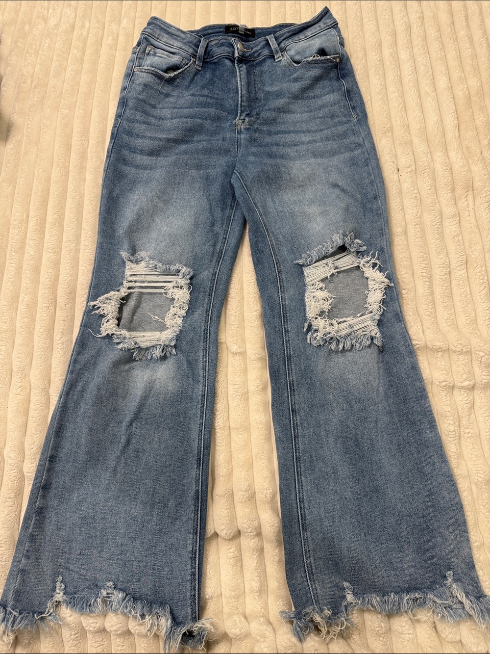 Frayed Hem Distressed Ankle Jeans - Blue